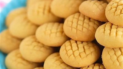 خطوة بخطوة.. تعرفي على خطوات عمل الكحك السادة والمحشو