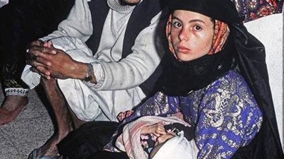 شيخ القبيله وبناته الخمسه