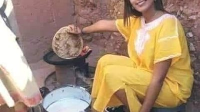 طلقها بسبب صورة