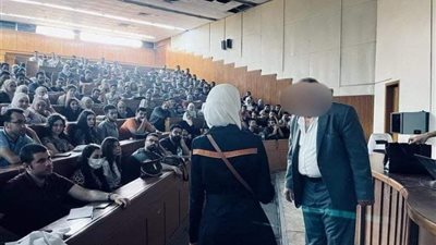 قصة حقيقية أستاذ فلسفة يدرس الطلاب في جامعة دمشق، وكان ملحداً لا يؤمن بوجود الله، ولم يرزقه الله بأولاد