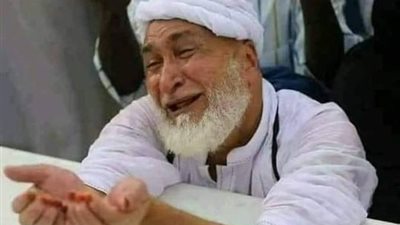 ﻫﺬﺍ ﺍﻟﺮﺟﻞ، ﻛﺎﻥ ﻳﻌﺮﻑ ﺭﺑﻪ ﺟﻞ ﻭﻋﻼ ﺫﻫﺐ ﺇﻟﻰ ﺇﺣﺪﻯ ﺍﻟﺒﻼﺩ ﺍﻷﻭﺭﻭﺑﻴﺔ للعلاج ﻭﻫﻲ ﺑﺮﻳﻄﺎﻧﻴﺎ، ﻓﻔﺤﺼﻮﺍ ﺟﺴﻤﻪ ﻓﻘﺎﻟﻮﺍ ﺇﻥ ﻣﺮﺿﻚ