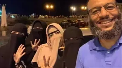  قصة ملك متزوج اربع زوجات